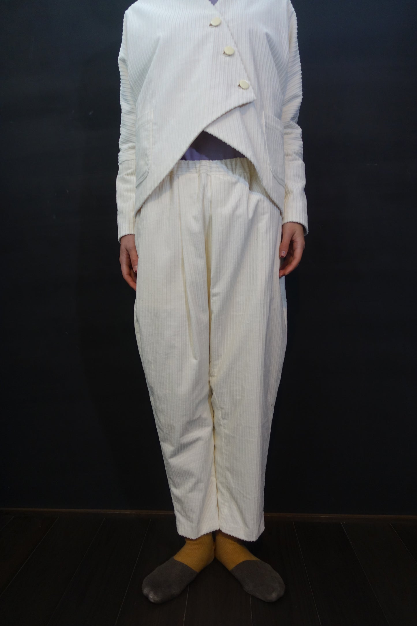 コーデュロイタックパンツ emeraldthirteen